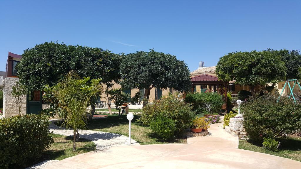 Alla Corte Di Nonna Maria Villa Pozzallo Eksteriør billede