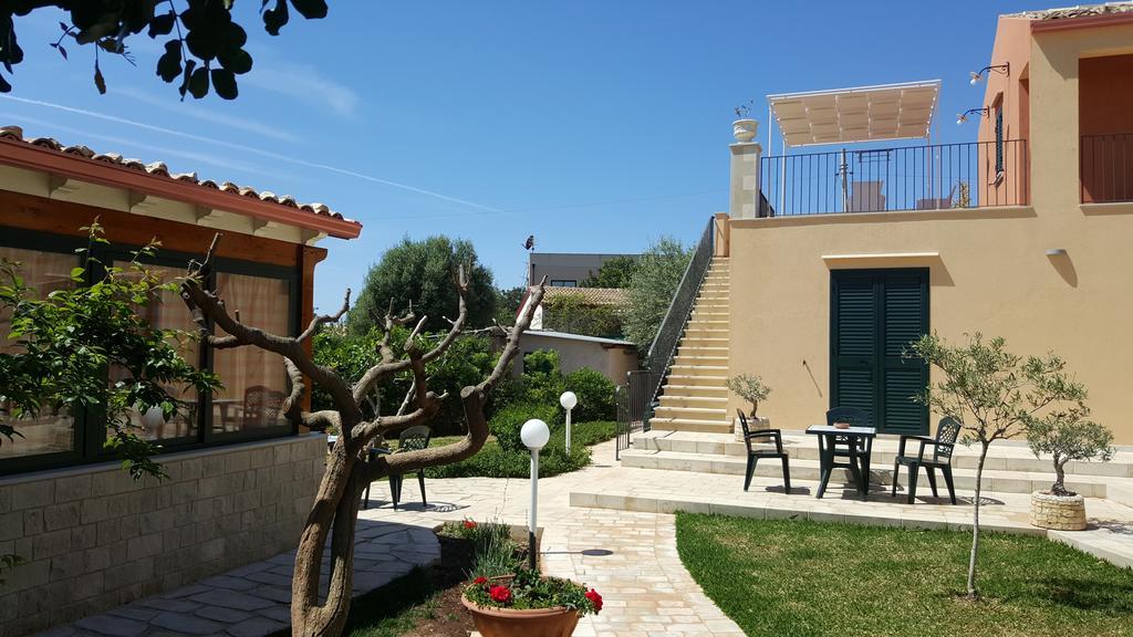 Alla Corte Di Nonna Maria Villa Pozzallo Eksteriør billede