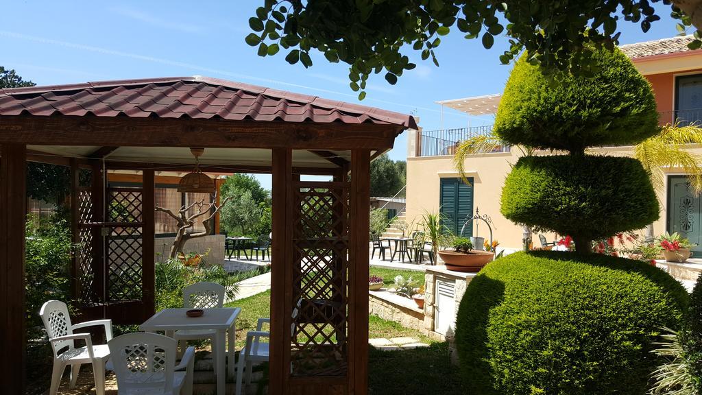Alla Corte Di Nonna Maria Villa Pozzallo Eksteriør billede